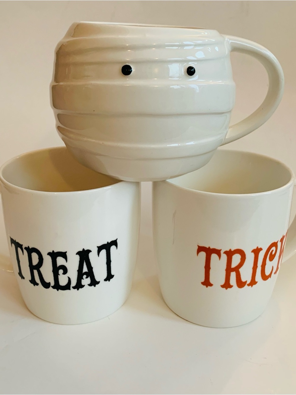 Tag White Halloween Mummy Trick or Treat Coffee Tea Mug Seasonal Set Of 3